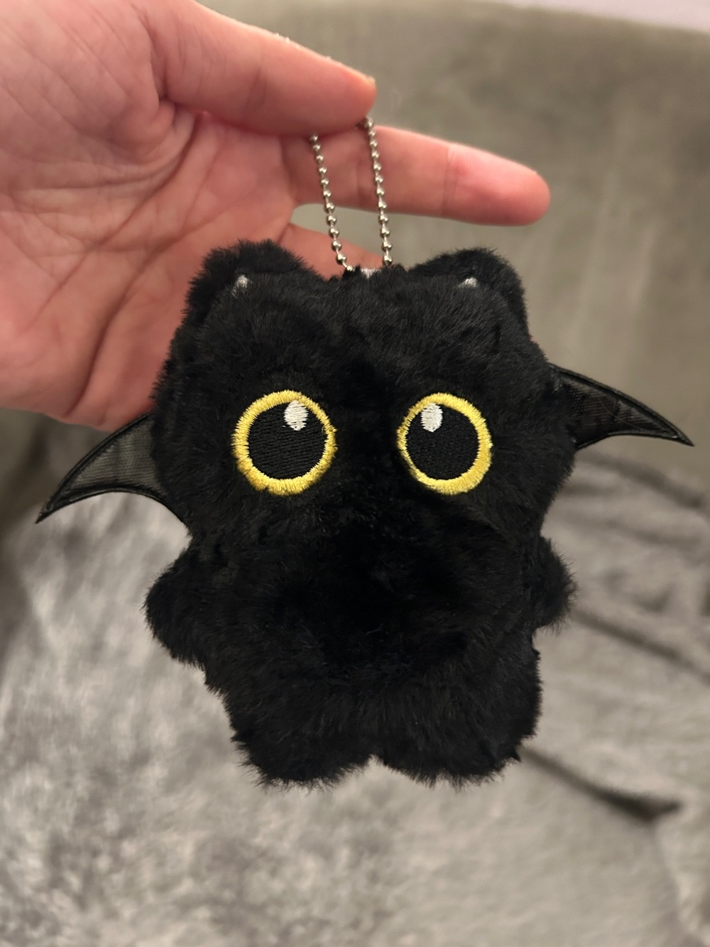 ๐โโฌ๐ NEW Black Cat Bat Wings Bag Charm Plush Fuzzy Eyes Kitty Y2K Kawaii Goth - Picture 4 of 12